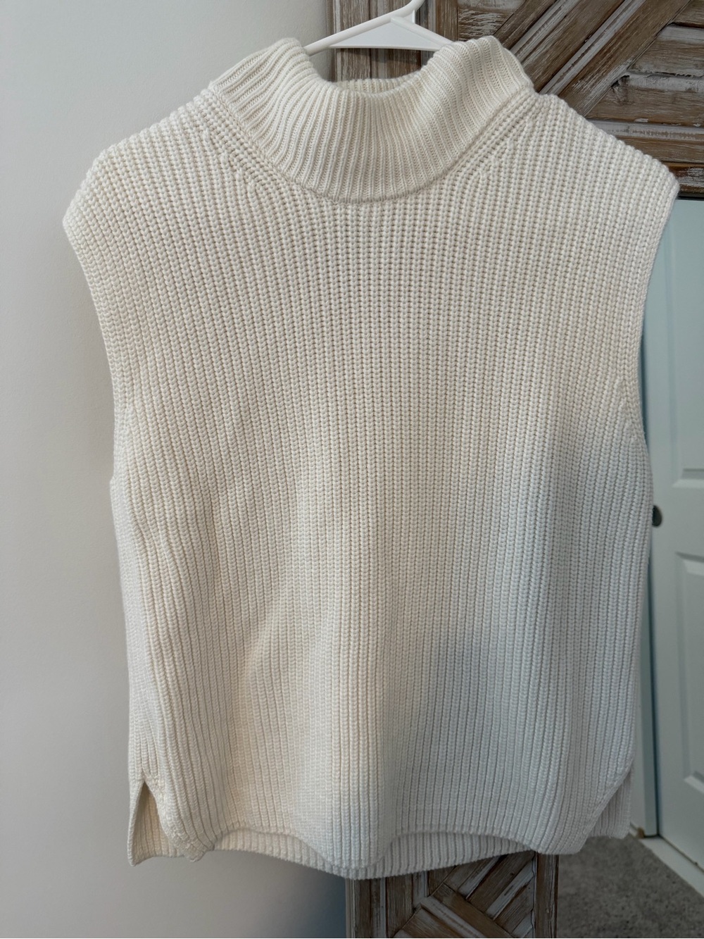 Abercrombie Sleeveless Turtleneck Knit Sweater Vest in Cream
